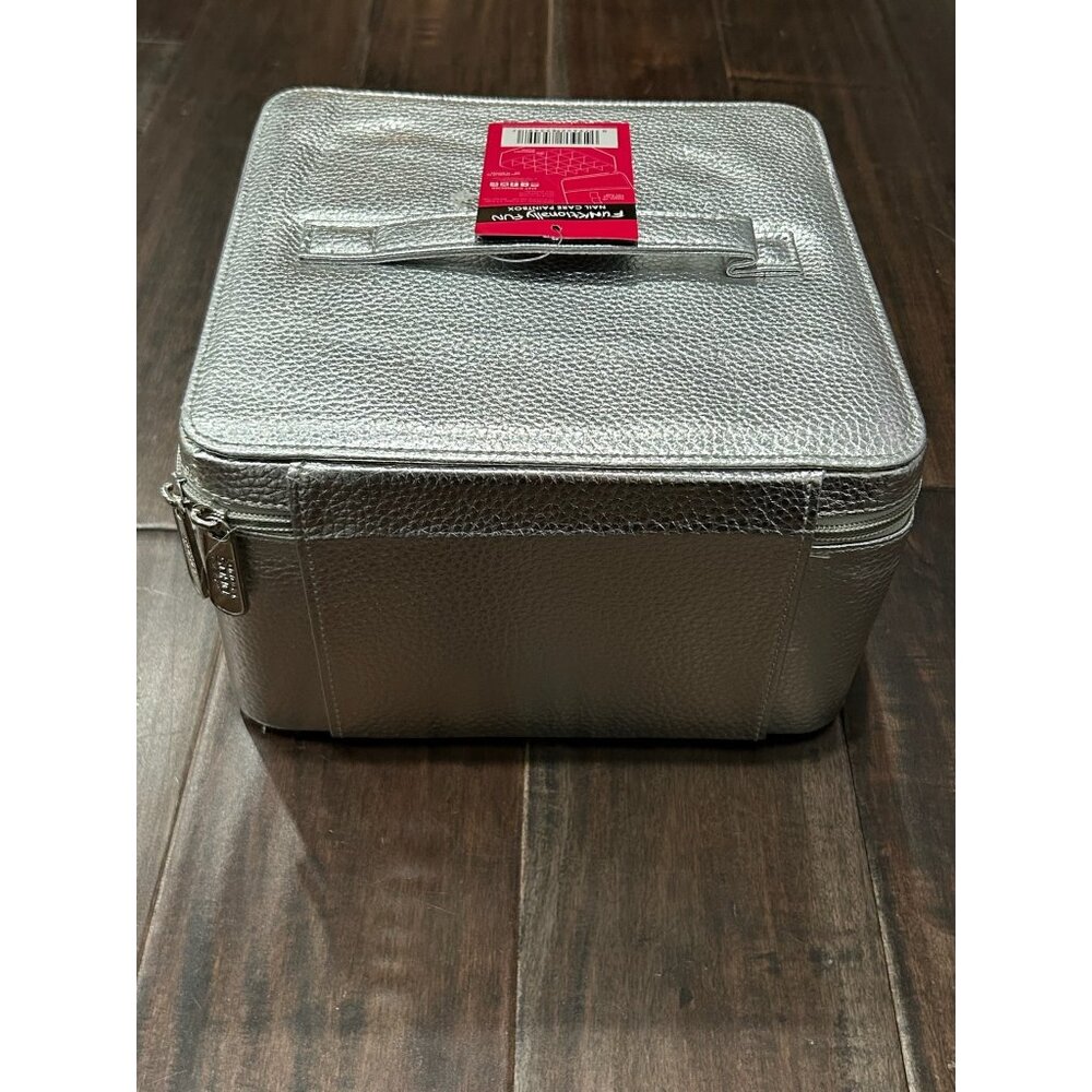London Soho New York Silver Nail Care Paintbox Organizer Case Holds 25 Bottles